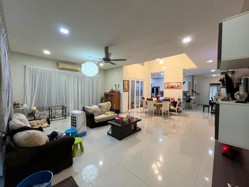 2-storey Terraced House for Sale in Glenmarie (Selangor) - Josephine Chou - Living Room - PropertyGuru.com.my