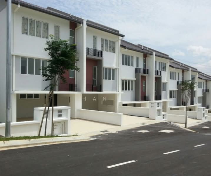 Rumah Bandar untuk Dijual di Kampung Pulau Meranti (Puchong) - Han . - Exterior - PropertyGuru.com.my