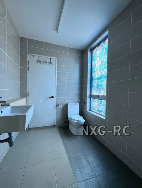 Rumah Teres untuk Dijual di Bandar Tropicana Aman (Telok Panglima Garang) - Raymond Cheng - Bathroom - PropertyGuru.com.my