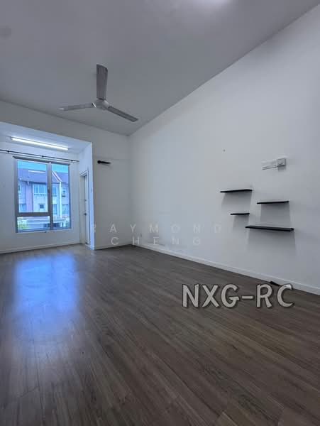 Rumah Teres untuk Dijual di Bandar Tropicana Aman (Telok Panglima Garang) - Raymond Cheng - Living Room - PropertyGuru.com.my