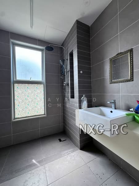 Rumah Teres untuk Dijual di Bandar Tropicana Aman (Telok Panglima Garang) - Raymond Cheng - Bathroom - PropertyGuru.com.my