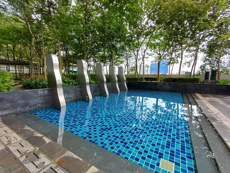 Servis Apartment untuk Dijual di Vogue Suites One - TH Lee - Pool - PropertyGuru.com.my