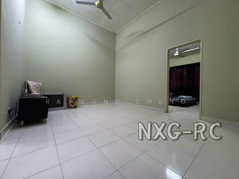 Rumah Teres 2 Tingkat untuk Dijual di Bandar Parklands (Klang) - Raymond Cheng - Living Room - PropertyGuru.com.my