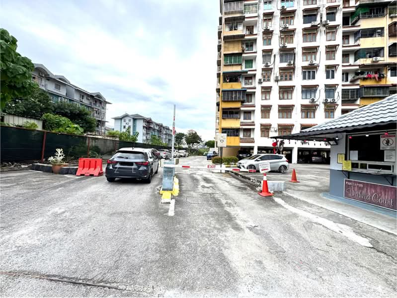 Pangsapuri untuk Dijual di Pangsapuri Dahlia Court - Azli Ibrahim - Exterior - PropertyGuru.com.my