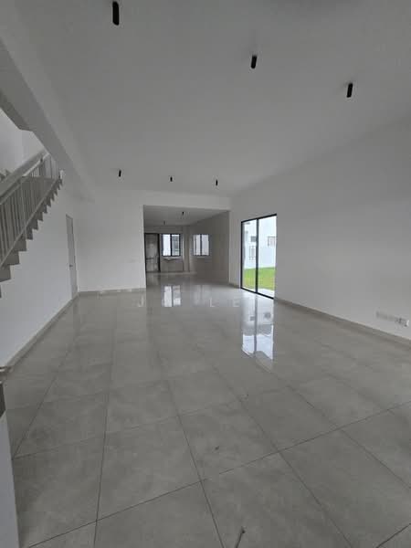 Rumah Teres 2 Tingkat untuk Dijual di Telok Panglima Garang (Selangor) - JC Lee - Living Room - PropertyGuru.com.my