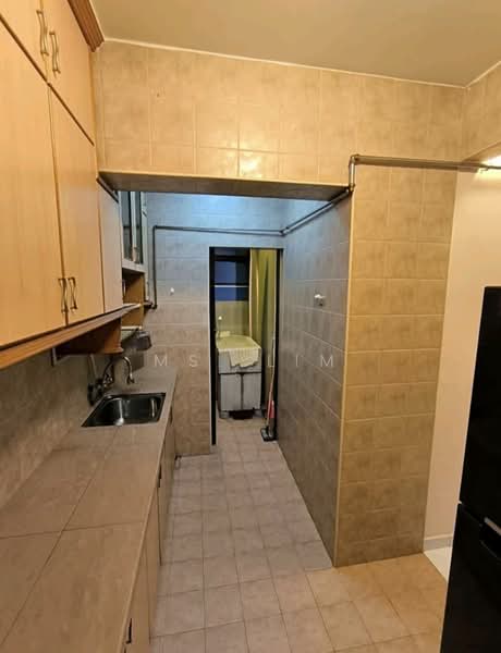 Apartment for Sale at Golf View - Ms. Lim - Kitchen - PropertyGuru.com.my