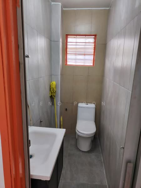 2-storey Terraced House for Rent in Sri Petaling (Kuala Lumpur) - Jeno Poon - Bathroom - PropertyGuru.com.my