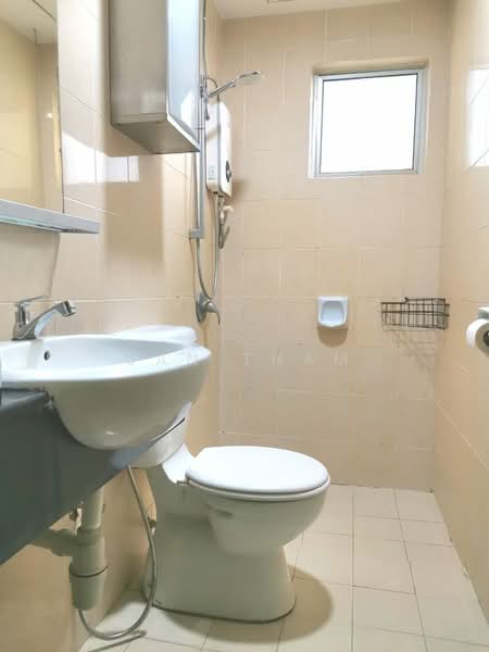 Service Residence for Rent at Mayfair - Jan Tham - Bathroom - PropertyGuru.com.my