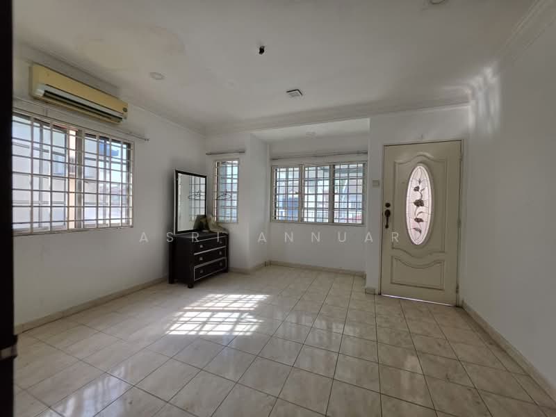 Rumah Teres 2 Tingkat untuk Dijual di Kajang (Selangor) - Asri Annuar - Living Room - PropertyGuru.com.my