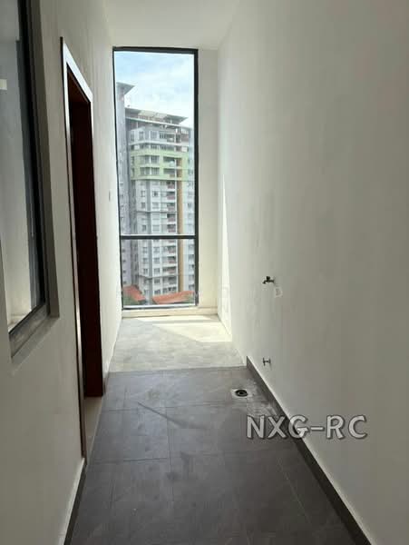 Rumah Teres 4 Tingkat untuk Dijual di Damansara Perdana (Selangor) - Raymond Cheng - Corridor - PropertyGuru.com.my