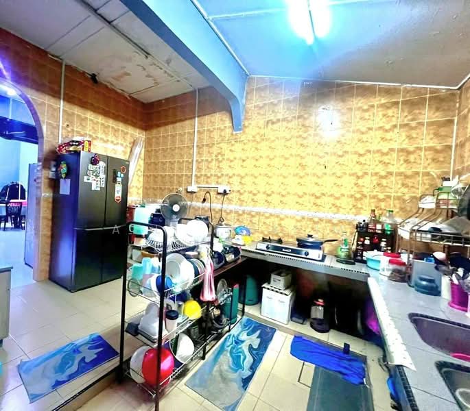 Rumah Teres 1 Tingkat untuk Dijual di Taman Sri Serdang (Seri Kembangan) - Azli Ibrahim - Kitchen - PropertyGuru.com.my