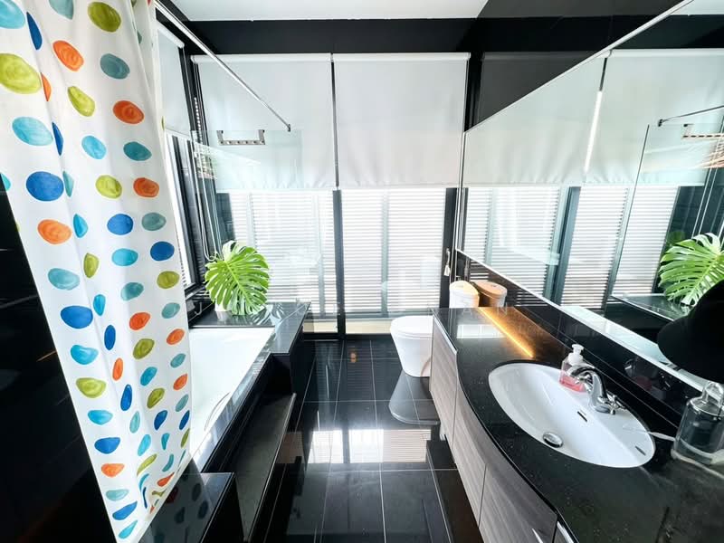 Bungalow House for Sale in Seri Kembangan (Selangor) - Joyce Chan - Bathroom - PropertyGuru.com.my