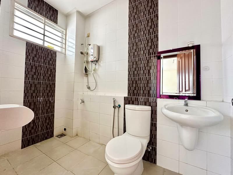 Rumah Berkembar untuk Dijual di Bandar Baru Bangi (Selangor) - Muhammad Muadz - Bathroom - PropertyGuru.com.my
