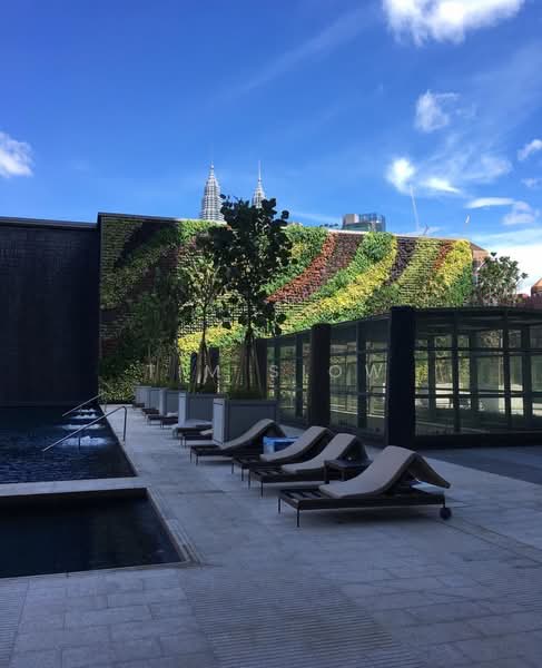 Servis Apartment untuk Disewa di Pavilion Suites - Tim Siow - Pool - PropertyGuru.com.my