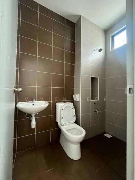 Rumah Teres 2 Tingkat untuk Disewa di Johor Bahru (Johor) - Vivien Keck - Bathroom - PropertyGuru.com.my