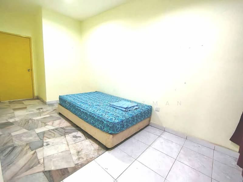 1.5-storey Terraced House for Sale in Bandar Tun Hussein Onn (Cheras) - Asyraf Azman - Bedroom - PropertyGuru.com.my
