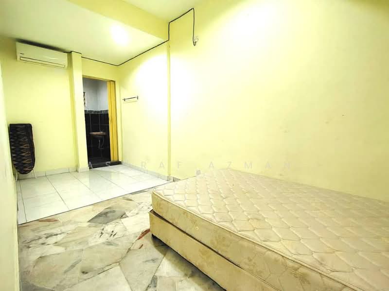 1.5-storey Terraced House for Sale in Bandar Tun Hussein Onn (Cheras) - Asyraf Azman - Bedroom - PropertyGuru.com.my