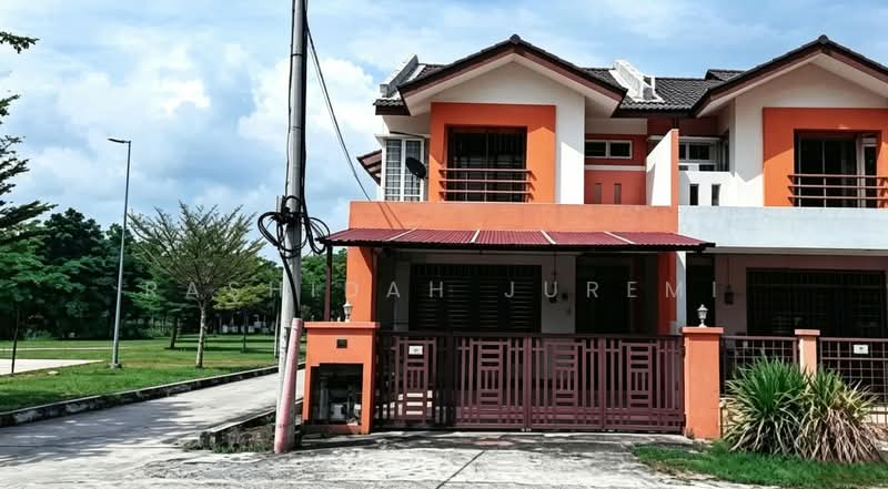 2-storey Terraced House for Sale in Sungai Buloh (Selangor) - Rashidah Juremi - Exterior - PropertyGuru.com.my