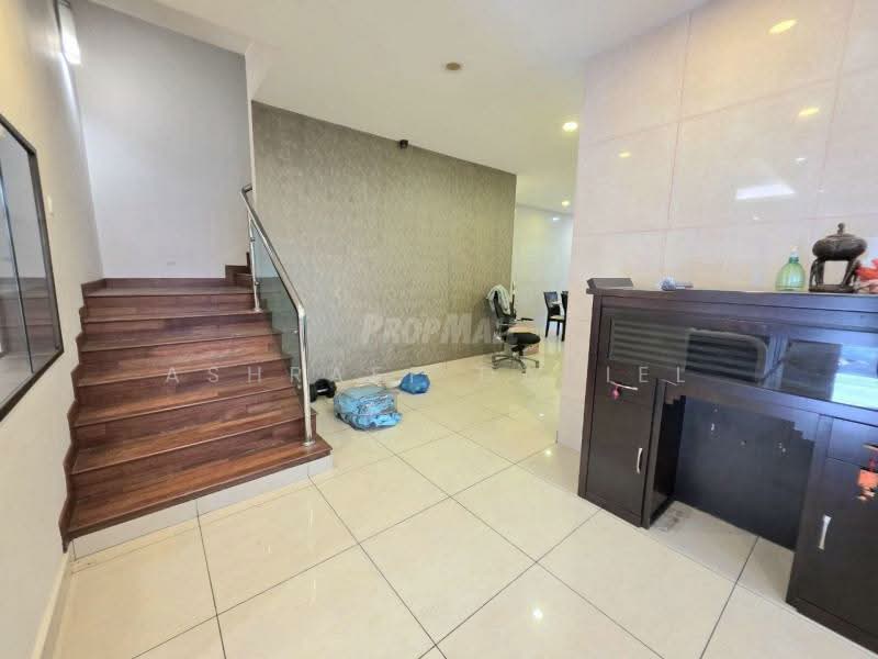Rumah Berkembar untuk Dijual di Kampung Rantau Panjang (Kapar) - Ashraff Daniel - Entrance - PropertyGuru.com.my