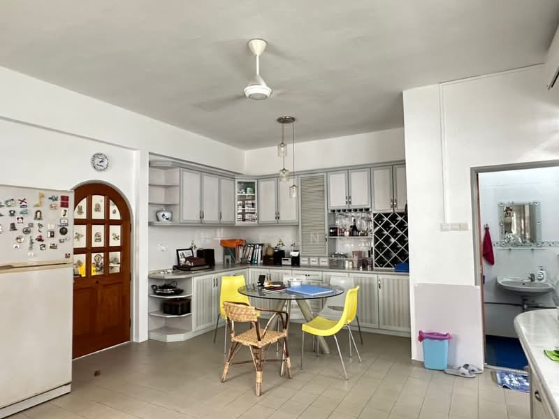 Rumah Berkembar untuk Dijual di Taman Goh Guan Ho (Ayer Itam) - Li Fang - Kitchen - PropertyGuru.com.my