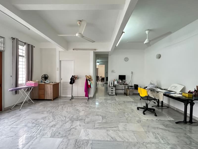 Rumah Berkembar untuk Dijual di Taman Goh Guan Ho (Ayer Itam) - Li Fang - Living Room - PropertyGuru.com.my