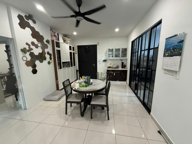 Kondominium untuk Dijual di Aspen Residences - Leesa Cheah - Dining Room - PropertyGuru.com.my