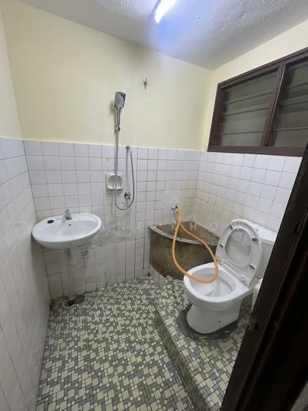 Kedai untuk Disewa di Taman Tun Dr Ismail (Kuala Lumpur) - Shane Khow - Bathroom - PropertyGuru.com.my