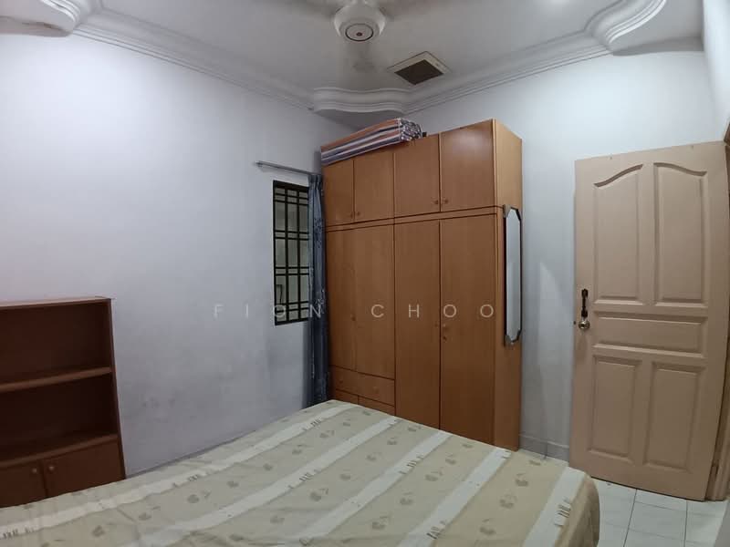 1-storey Terraced House for Sale in Taman Molek (Johor Bahru) - Fion Choo - PropertyGuru.com.my