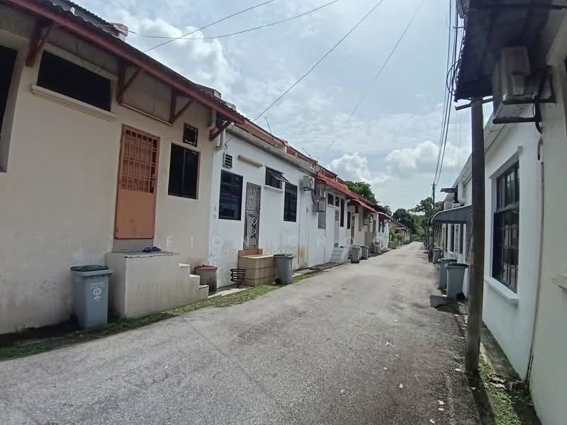 1-storey Terraced House for Sale in Taman Molek (Johor Bahru) - Fion Choo - PropertyGuru.com.my