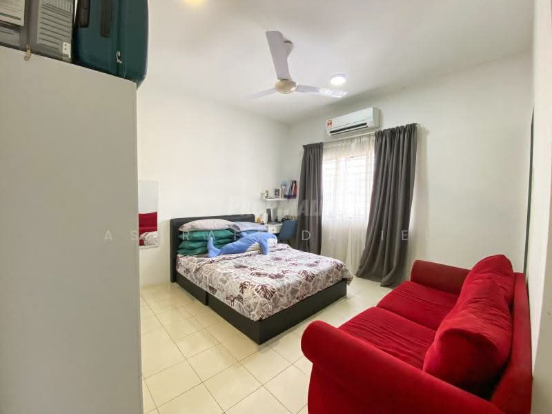 Terraced House for Sale in Kuala Selangor (Selangor) - Ashraff Daniel - Bedroom - PropertyGuru.com.my