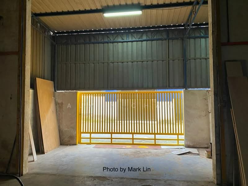 Kilang untuk Disewa di Taman Mount Austin (Tebrau) - Alvin Cham - Entrance - PropertyGuru.com.my