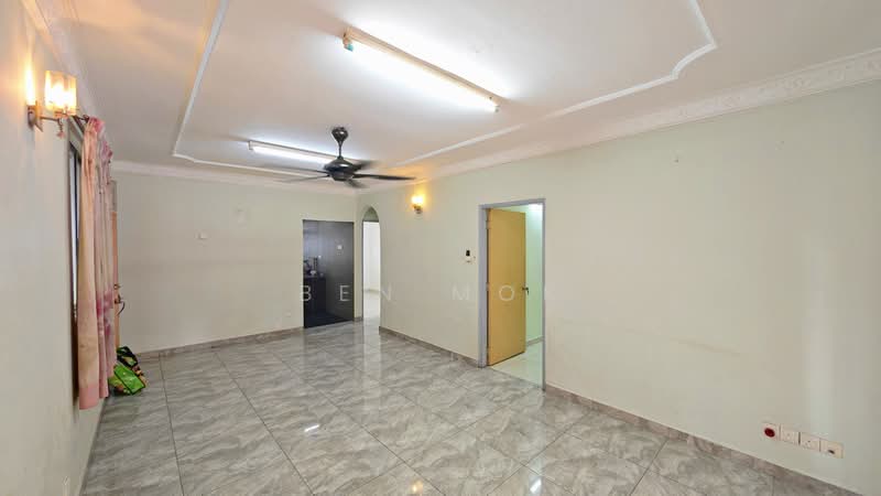 Pangsapuri untuk Dijual di Taman Jinjang Baru Kos Sederhana Apartment - Ben Mok - Living Room - PropertyGuru.com.my