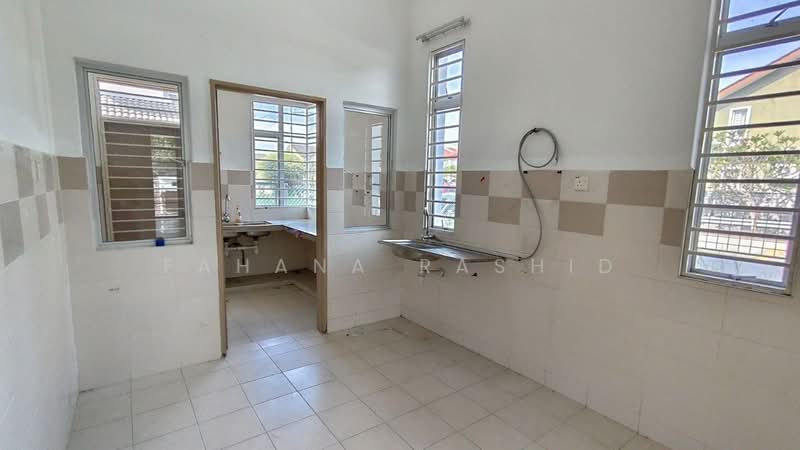 Terraced House for Sale in Sungai Buloh (Selangor) - Fahana Rashid - Kitchen - PropertyGuru.com.my