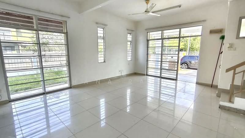 Terraced House for Sale in Sungai Buloh (Selangor) - Fahana Rashid - Living Room - PropertyGuru.com.my