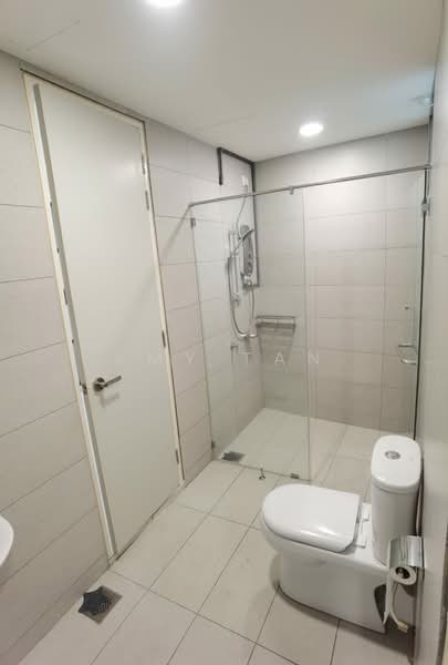 Kondominium untuk Dijual di Waterside Residence - Amy Tan - Bathroom - PropertyGuru.com.my