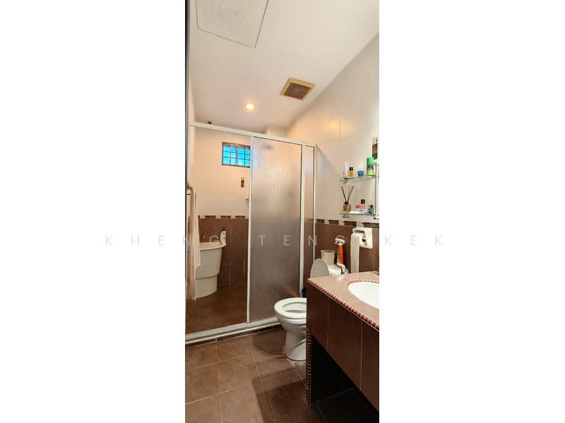 Rumah Teres 2.5 Tingkat untuk Dijual di Taman Tun Hussein (Seberang Jaya) - Kheng Teng Kek - Bathroom - PropertyGuru.com.my