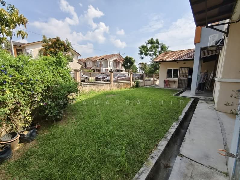 2-storey Terraced House for Sale in Sungai Buloh (Selangor) - Fahana Rashid - Exterior - PropertyGuru.com.my