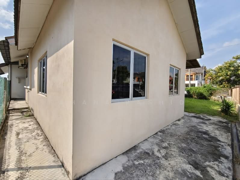 2-storey Terraced House for Sale in Sungai Buloh (Selangor) - Fahana Rashid - Exterior - PropertyGuru.com.my