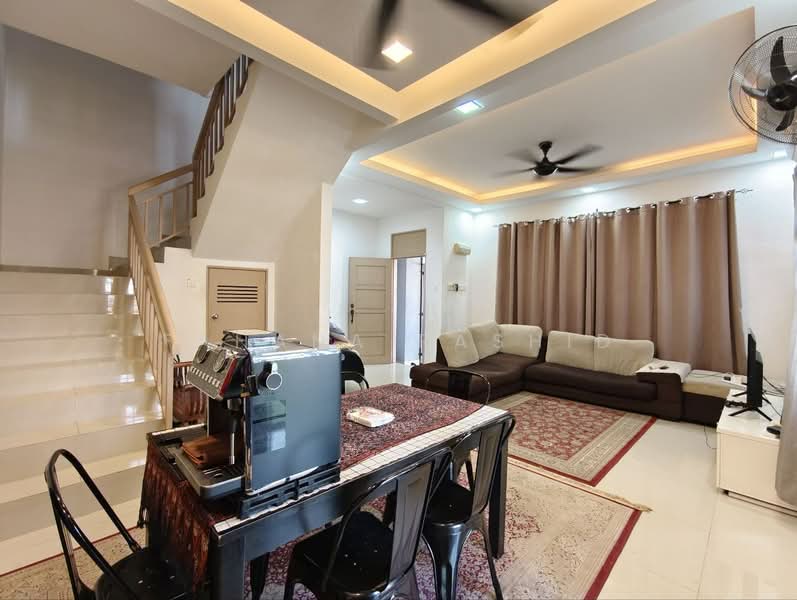 2-storey Terraced House for Sale in Sungai Buloh (Selangor) - Fahana Rashid - Living Room - PropertyGuru.com.my