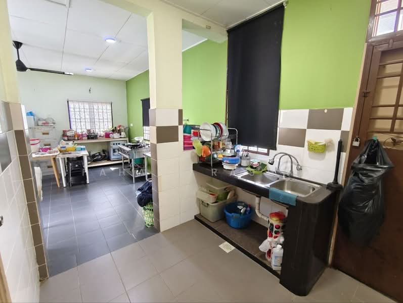 2-storey Terraced House for Sale in Sungai Buloh (Selangor) - Fahana Rashid - Kitchen - PropertyGuru.com.my