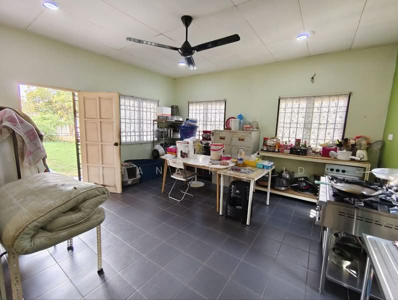 2-storey Terraced House for Sale in Sungai Buloh (Selangor) - Fahana Rashid - Kitchen - PropertyGuru.com.my