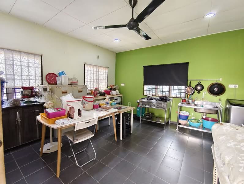 2-storey Terraced House for Sale in Sungai Buloh (Selangor) - Fahana Rashid - Kitchen - PropertyGuru.com.my