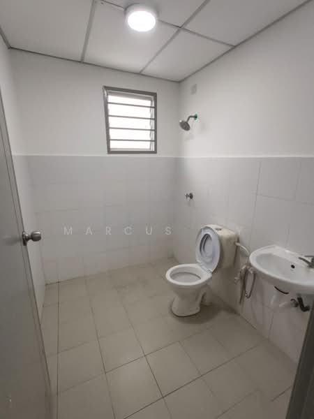 Pangsapuri untuk Dijual di Denai Nusantara Apartment - Marcus Tey - Bathroom - PropertyGuru.com.my