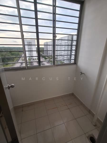 Pangsapuri untuk Dijual di Denai Nusantara Apartment - Marcus Tey - Balcony - PropertyGuru.com.my