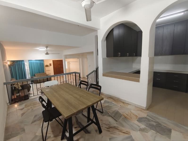 2-storey Terraced House for Sale in Seksyen 5 Wangsa Maju (Wangsa Maju) - Azmi . - Living Room - PropertyGuru.com.my