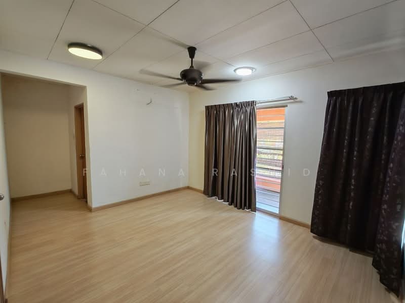 2-storey Terraced House for Sale in Saujana Utama (Selangor) - Fahana Rashid - Living Room - PropertyGuru.com.my
