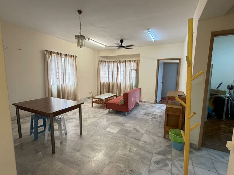 Pangsapuri untuk Dijual di Desa Aman Puri Apartment - Shan Shan - Living Room - PropertyGuru.com.my
