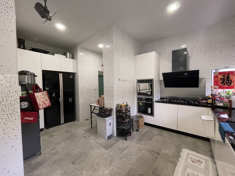 Rumah Berkembar untuk Dijual di Kinrara Residence (Puchong) - Francis Soh - Kitchen - PropertyGuru.com.my
