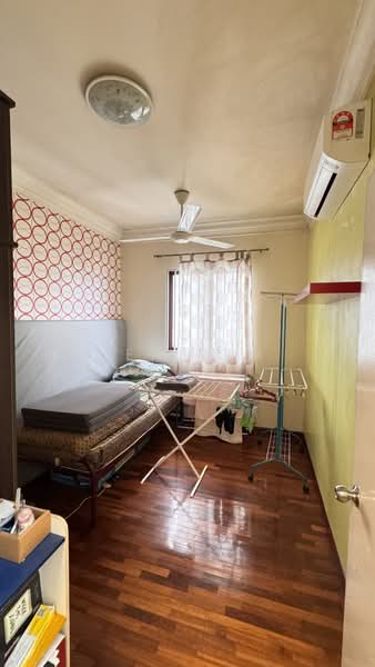 Kondominium untuk Dijual di Savanna Condominium - Yen Lim - Bedroom - PropertyGuru.com.my