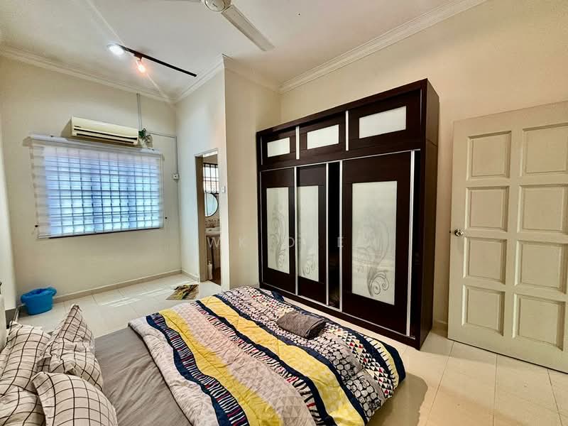 Rumah Teres 2 Tingkat untuk Dijual di Taman Damai (Batu Pahat) - WK Dee - Bedroom - PropertyGuru.com.my